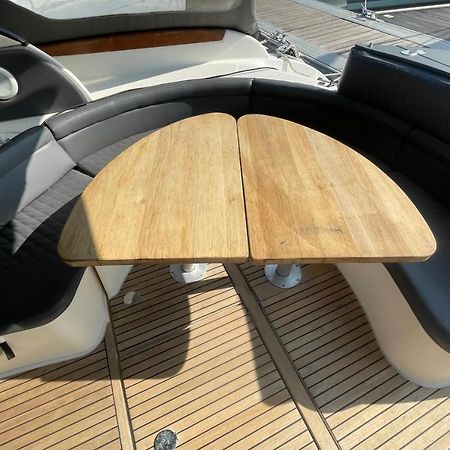 Une Nuit Sur Un Bateau Linge & Menage Inclus La Rochelle  Ngoại thất bức ảnh