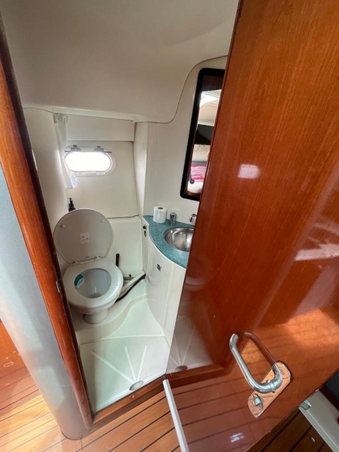 Une Nuit Sur Un Bateau Linge & Menage Inclus La Rochelle  Ngoại thất bức ảnh